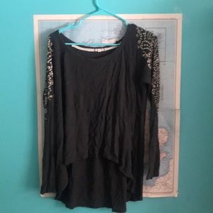 long sleeve grey shirt with screen print detail